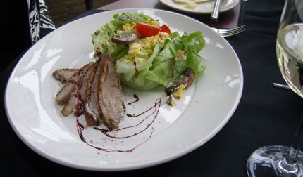 The Duck Salad at O\'Doul\'s was a satisfying dish. 
